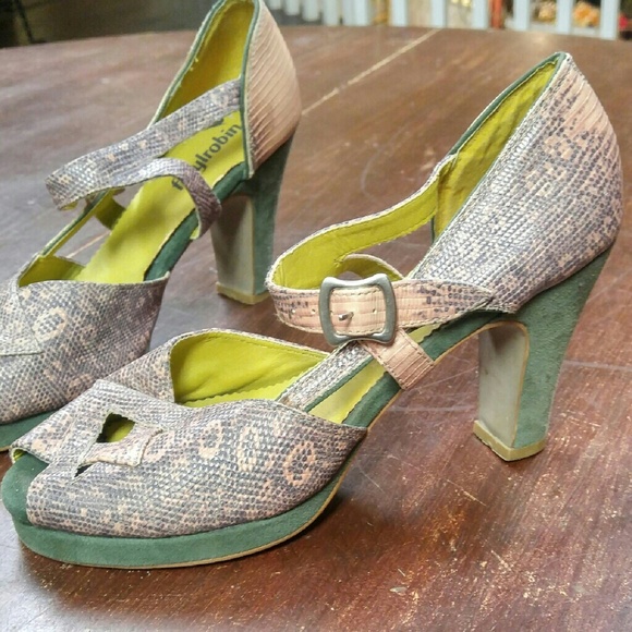 Faryl Robin Pink Snake Pattern & Green Suede Heels - image 4