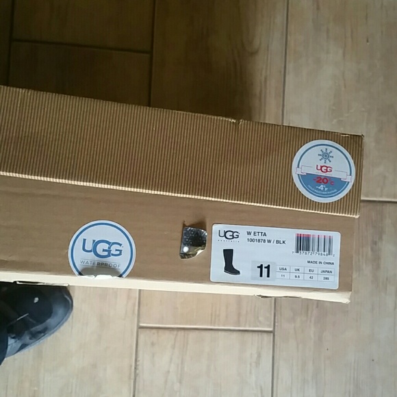 NWT  UGG Australia Women' ETTA  Suede Black Sz 11 - Picture 4 of 4