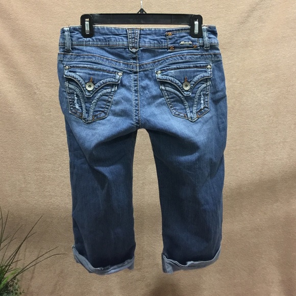 Rewind Distressed Crop - Picture 3 of 4