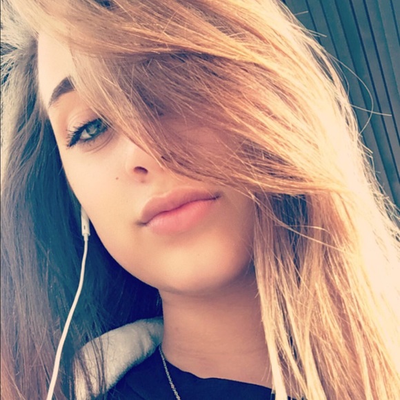 Meet your Posher, Jade