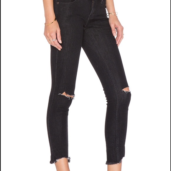 Destroyed ankle skinny jeans