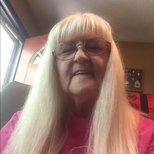 Meet your Posher, Lois