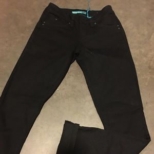 YMI BLACK JEANS "wannaBetterButt" size 3 (juniors)