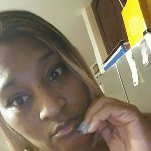 Meet your Posher, Tia