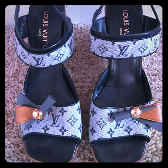 ❌sold❌Louis Vuitton Denim wedges (40- 8 )