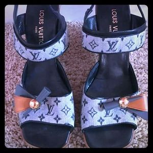 ❌sold❌Louis Vuitton Denim wedges (40- 8 )