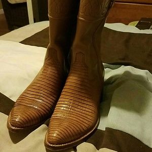 Womens lucchese boots