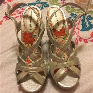 Madden girl pewter wedges size 8m