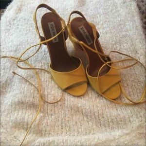 Brand new Steve Madden wrap up heels