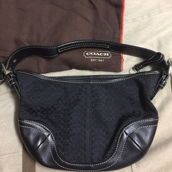 ❌❌❌SOLD❌❌ Authentic Small Hobo Coach Bag - Picture 2 of 4