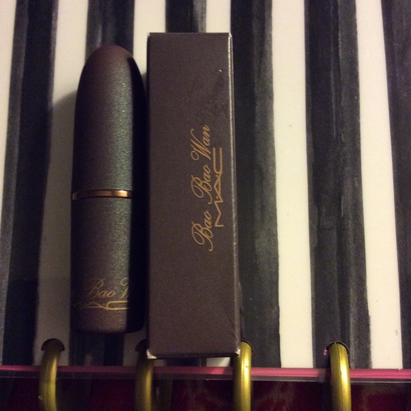 MAC Bao Bao Wan "Lavender Jade"