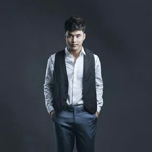 Meet your Posher, Dennis