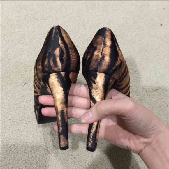LULU TOWNSEND Animal Tan Black Pumps 7 - Picture 3 of 4