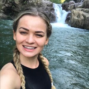 Meet your Posher, Kayla