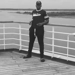 Meet your Posher, Dee