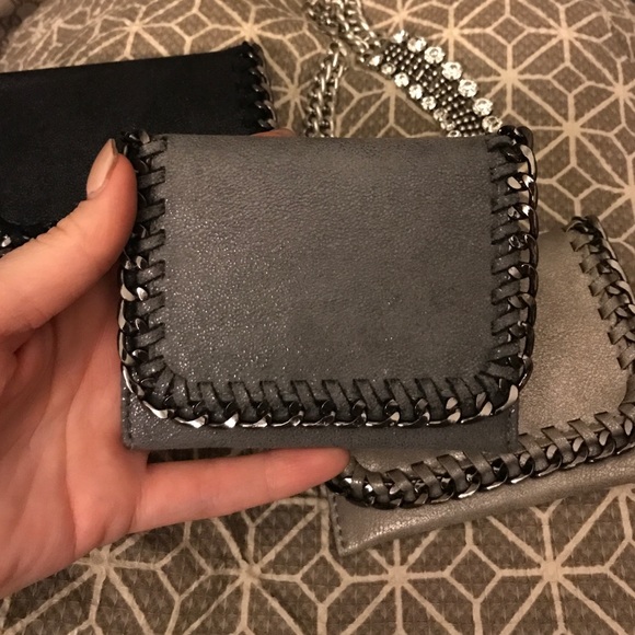 No offers. Lowest price.Fashion small chain wallet - Picture 2 of 4