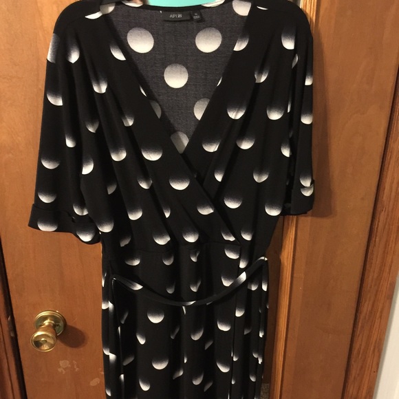 NWOT Apt 9 Faux- Wrap Dress