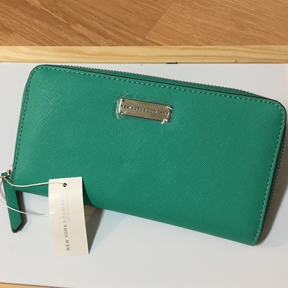 🎉SALE‼️BRAND NEW NEW YORK & COMPANY WALLET👍