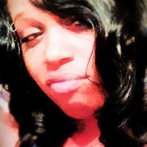 Meet your Posher, Tee