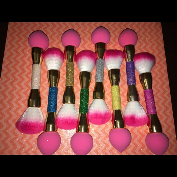 Dual 2 in 1 Beauty Blender/ Baking Brush
