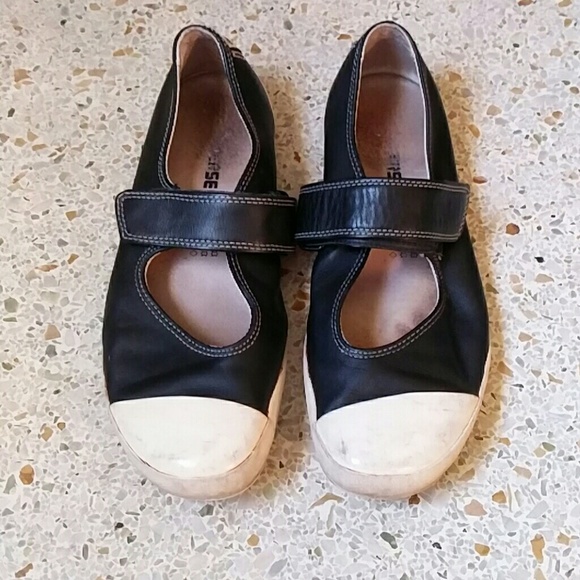 converse leather pumps