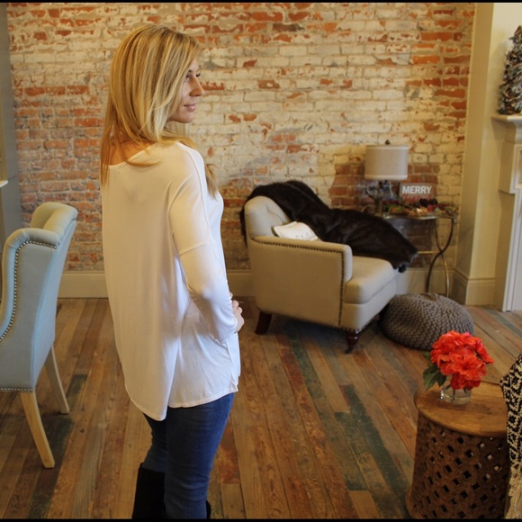 White long sleeve round neck bamboo knit tunic - Picture 3 of 4