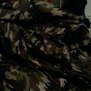 Meet your Posher, Gloria