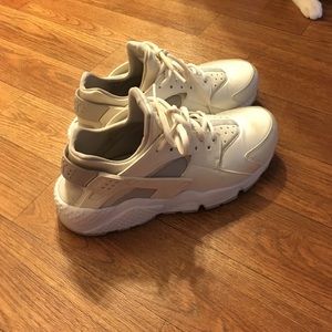 gold nike air huaraches