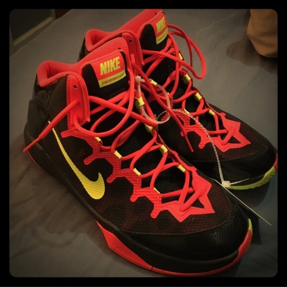 Men's Nike shoes NWT