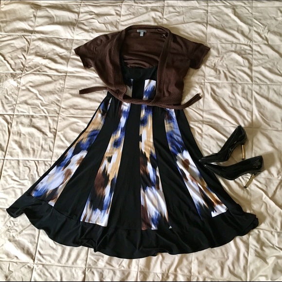 R & M Richards Dresses & Skirts - 💕HP 3/12 💕 beautiful sleeveless flare dress!