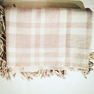 Cozy, stylish Banana Republic winter scarf ☃️🌨