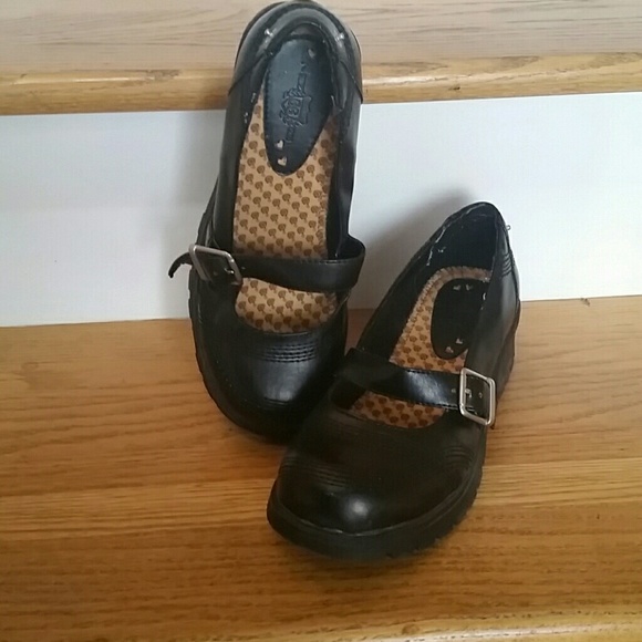 Black maryjanes