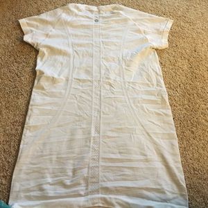 Lulu lemon workout shirt.