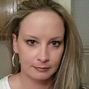 Meet your Posher, Dina