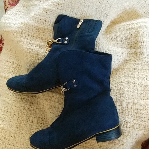 Ussaro suede boots