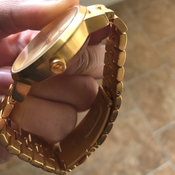 Vintage inspired Nixon Kensington watch - Picture 4 of 4