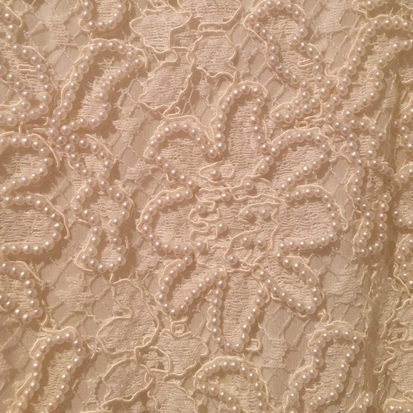 Gorgeous ivory beaded gown - Picture 2 of 4