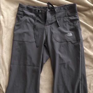 North Face: dark grey capri hiking pant sz S
