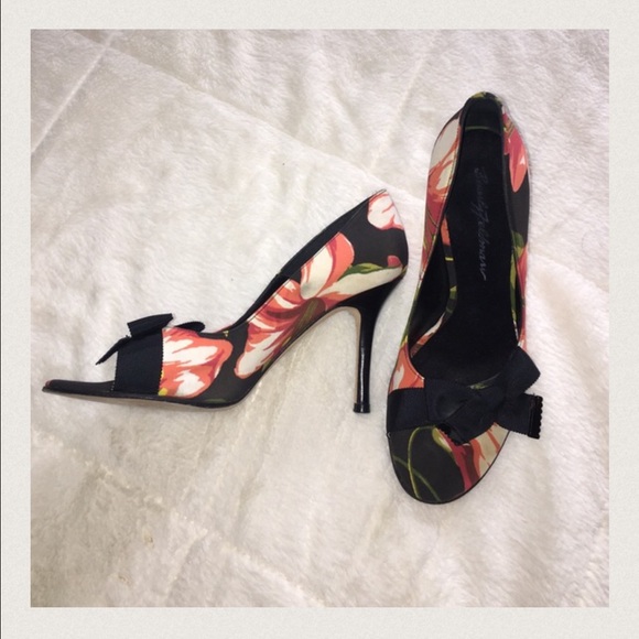 10 MIN SALE!🔥BEVERLY FELDMAN HEELS (FINAL PRICE)