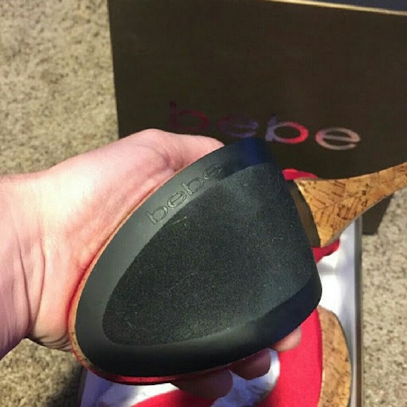 🚫🚫NIB bebe Kahilia Red Heels🚫🚫 7.5 - Picture 4 of 4