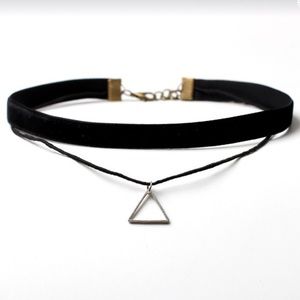 NEW💓 Black Triangle Choker Velvet Forever 21