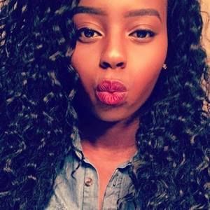 Meet your Posher, Estacia