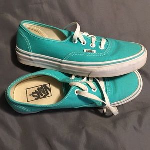 Super cute vans 😊