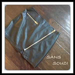 #179  🌴 SANS SOUCI BLACK FAUX LEATHER SKIRT