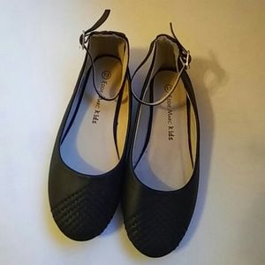 Girls flats