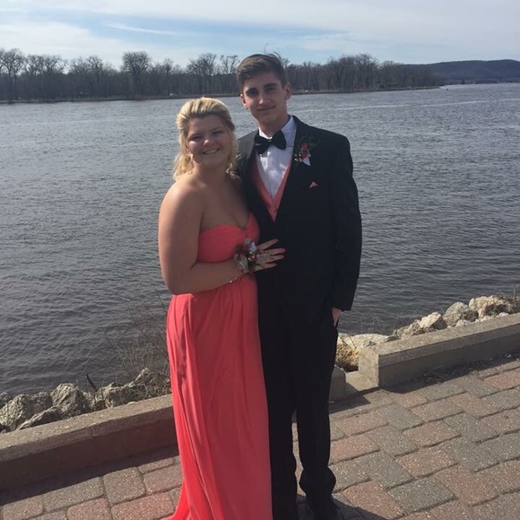 Prom dress - Picture 2 of 2