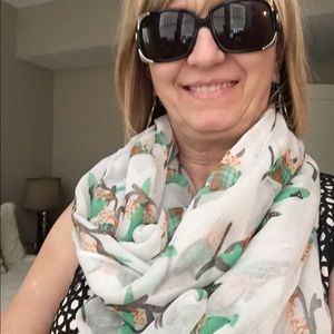 Meet your Posher, Debbie