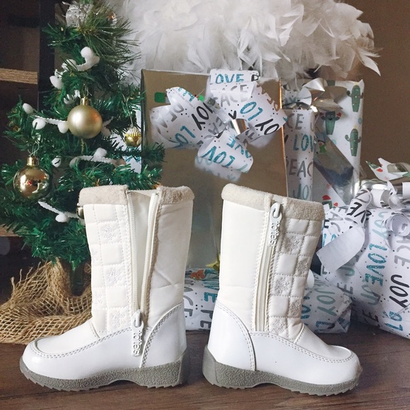 totes Shoes - Totes // white toddler/ baby snow boots ❄️ // 6 totes Shoes - Totes // white toddler/ baby snow boots ❄️ // 6