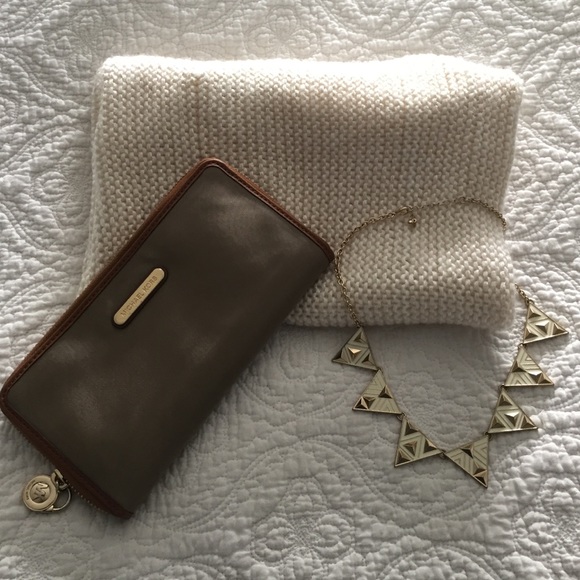 Forever 21 necklace