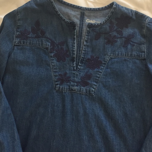 GAP embroidered denim top - Picture 1 of 3